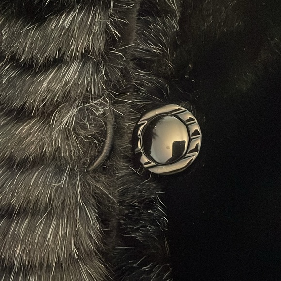 Laura Faux Fur Coat Like New - Picture 11 of 11